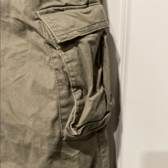 Men's Olive Cargo Pants - Picture 4 of 7